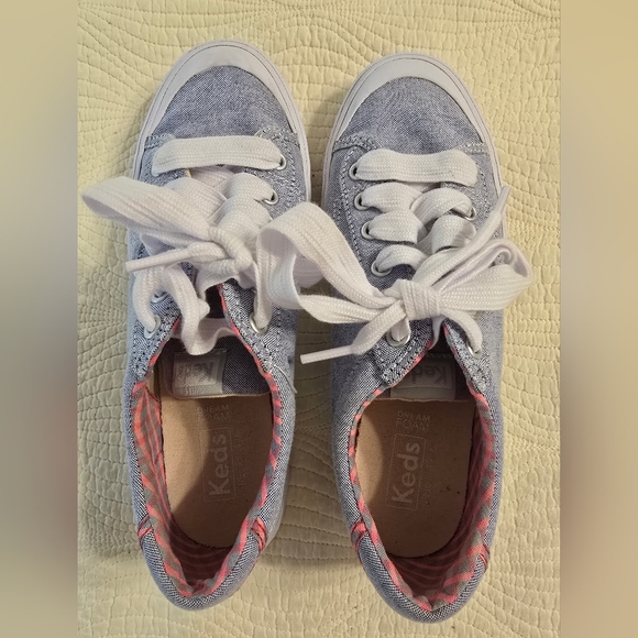 EUC Keds Ladies Light Blue Chambray Canvas Sneakers - Picture 3 of 8